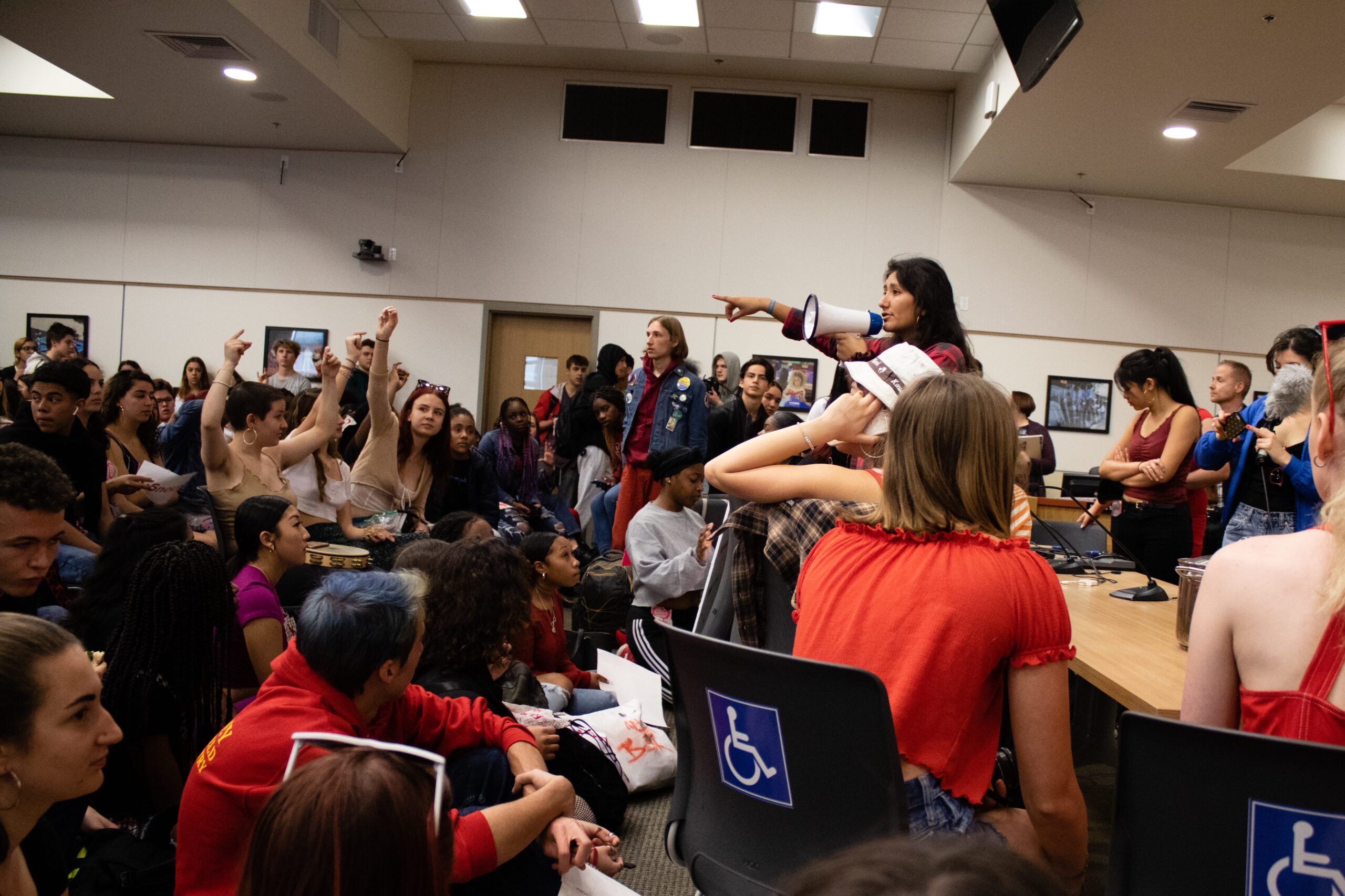 9.19 VIDEO BULLETIN: BEEKEEPING CLUB, TALENT SHOW, FEMALE ATHLETE STRENGTH  CLUB, A TROPICAL HOMECOMING DANCE, PTSA, MEET LOCAL AUTHOR, BHS ATHLETICS &  so much more buzz…. – BERKELEY HIGH LEADERSHIP