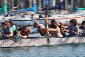 The dragon boaters’ spirit was apparent as they paddled across the Berkeley Marina waters on January 1.