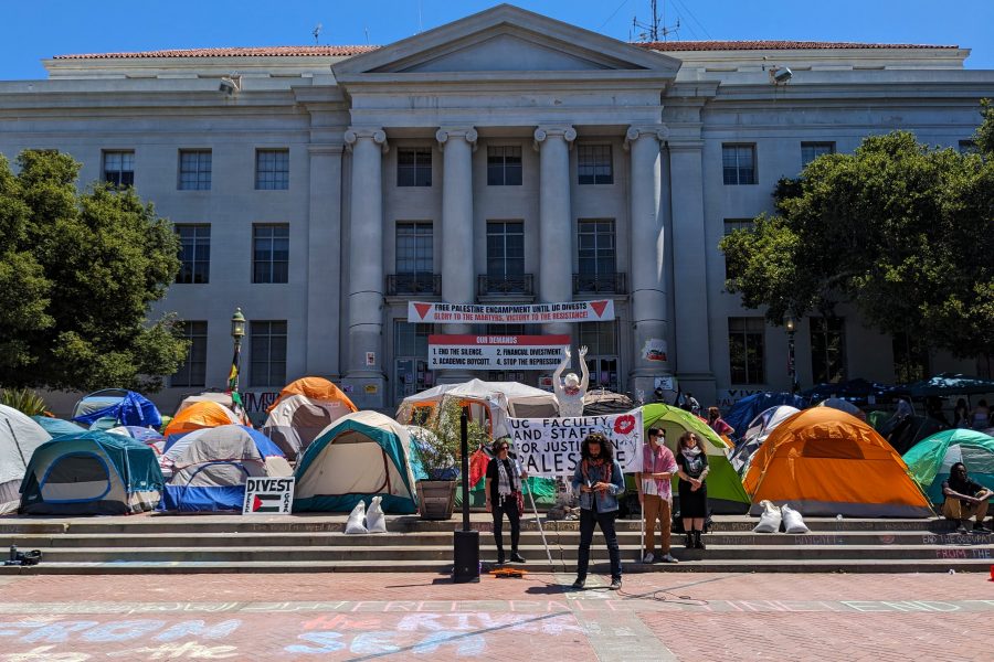 Protesters gather outside of Sproul Hall on UC Berkeley
